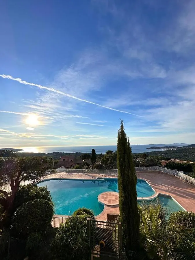 Studio Vue Mer Avec Piscine Milieu La Croix-Valmer Apartment