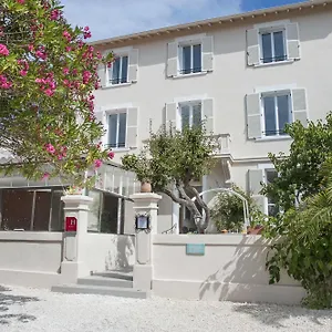 La Bienvenue Hotel